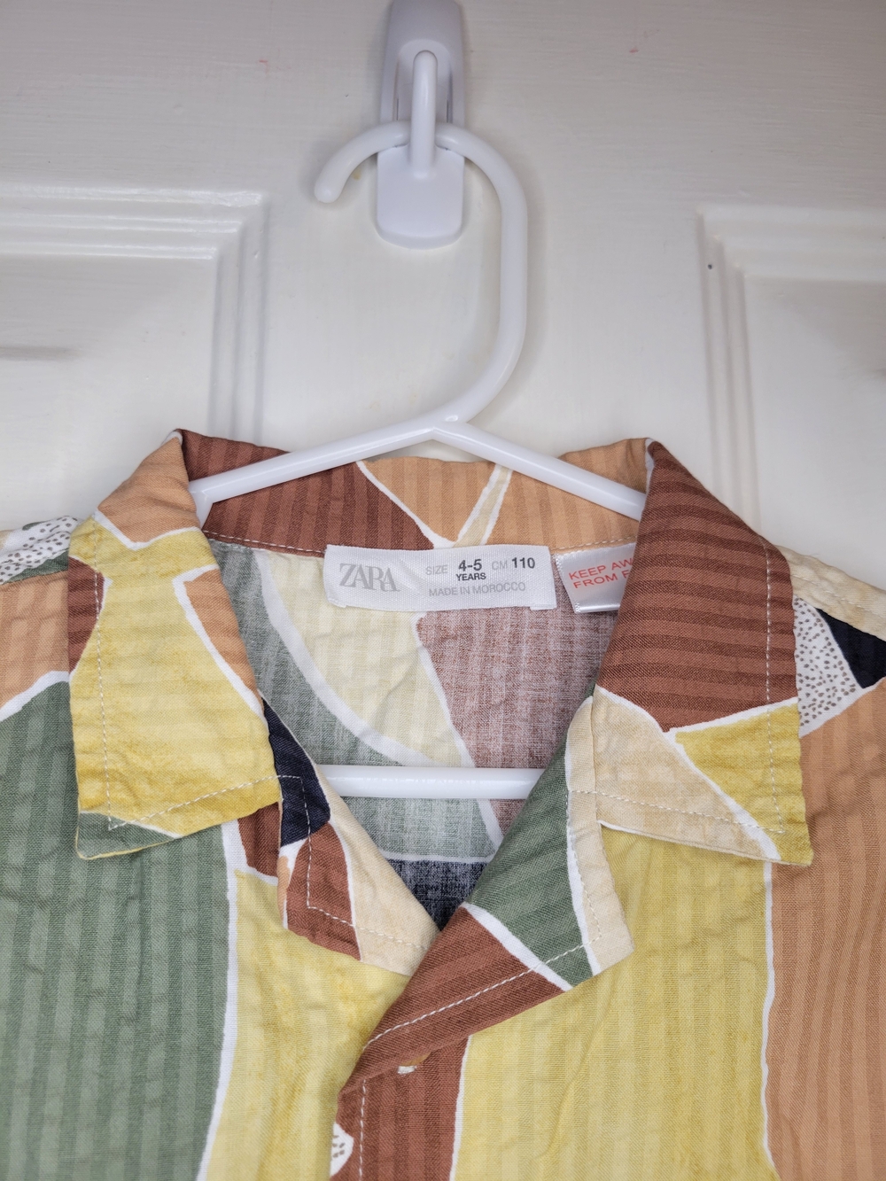 Zara Boys Short Sleeve Abstract Print Button-Up Shirt in Multi-Color - Picture 2 of 6